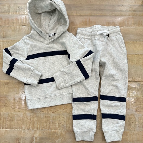 Sovereign Code boys toddler matching hooded sweater jogger pants set - Picture 2 of 15